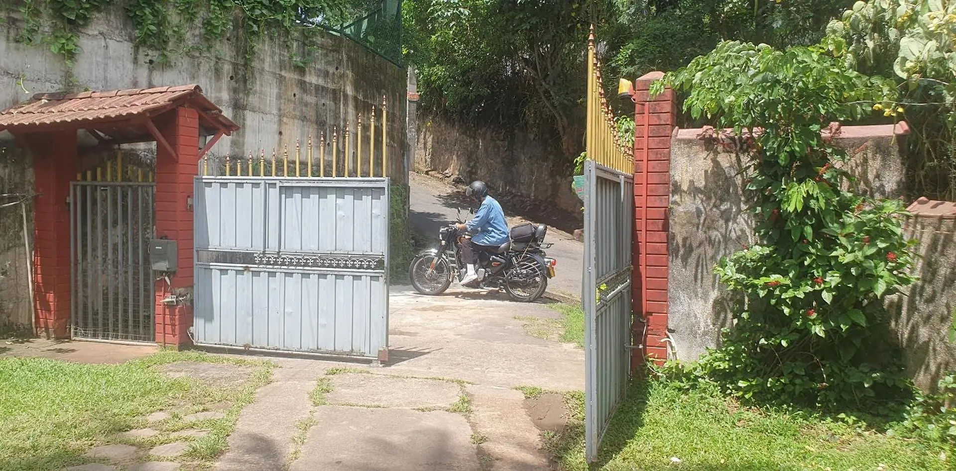 No 06 Veediya Bandara Lane Bahirawakanda Kandy 0*,  Srí Lanka