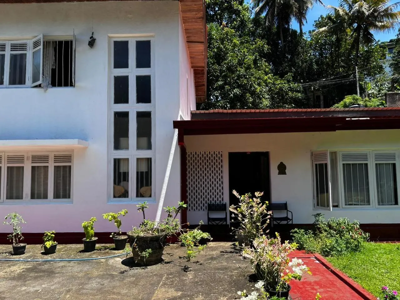 No 06 Veediya Bandara Lane Bahirawakanda Kandy Hétvégi ház